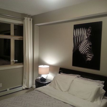 Pinnacle Inn & Suites Aspen YYC Exteriör bild