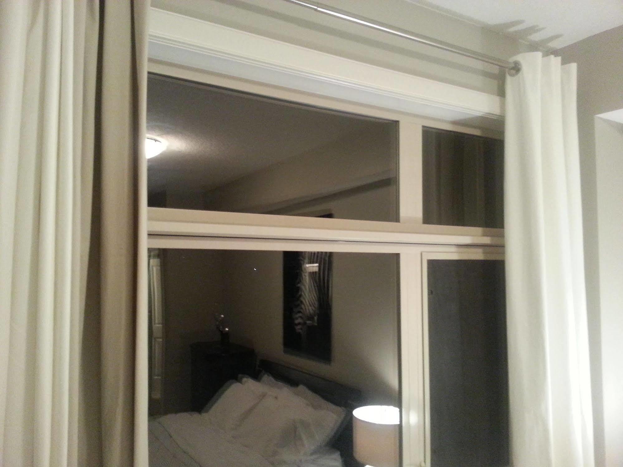 Pinnacle Inn & Suites Aspen YYC Exteriör bild